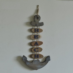 сувенир от дърво, висяща риба с надпис BEACH (20 бр. в стек)