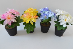 изкуствено цвете в керамична кашпа, зеленина и цветенца 7,5х7,5х14см. (288 бр. в кашон)