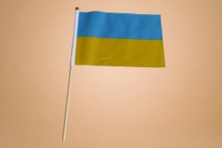 знаме Молдова, качествен полиестер 14х21 см. с дървена дръжка (50 бр. в стек)