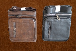 чанта за рамо, текстил, мъжка, луксозна с джоб за бутилка 4 ципа и дръжка 25х22х12 см. (12 бр. в стек 6 бр. черно 3 бр. синьо 3 бр. сиво)