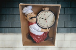 часовник, стенен, готвач, носи часовник в кутия 31х25 см.