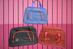 хладилна чанта 2 бр. 20L. и 8 L. големи 3 термоса 2,2 л. 1л. и 0,4 л. комплект