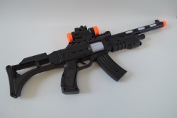 детска играчка от пластмаса, пушка- помпа с оптика, светеща, музикална 58 см.