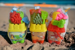 плажна играчка от пластмаса, кофичка за пясък 12х9 см. замък с 4 аксесоара и лейка 688-26