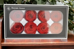 вечно живи рози 8 бр. 4х5 см. в кутия