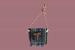 сувенирна чанта, тип кесия от текстил 19х10 см. с връзка за врат, ръчно изработена от естествени материали