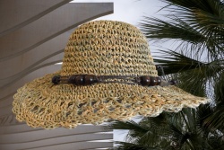 лятна шапка, реална материя, дамска 57 размер с регулатор 4