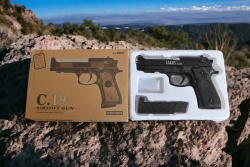 метален пистолет в кутия C19 22x20 см.