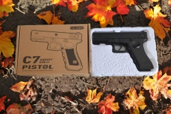 метален пистолет в кутия C7 20x18 см.